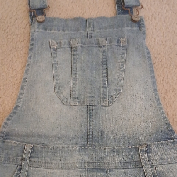 Juniors Wallflower Blue Denim Overall Shorts - Picture 5 of 6